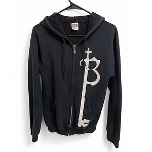 Gildan Black Hoodie Key Graphic
